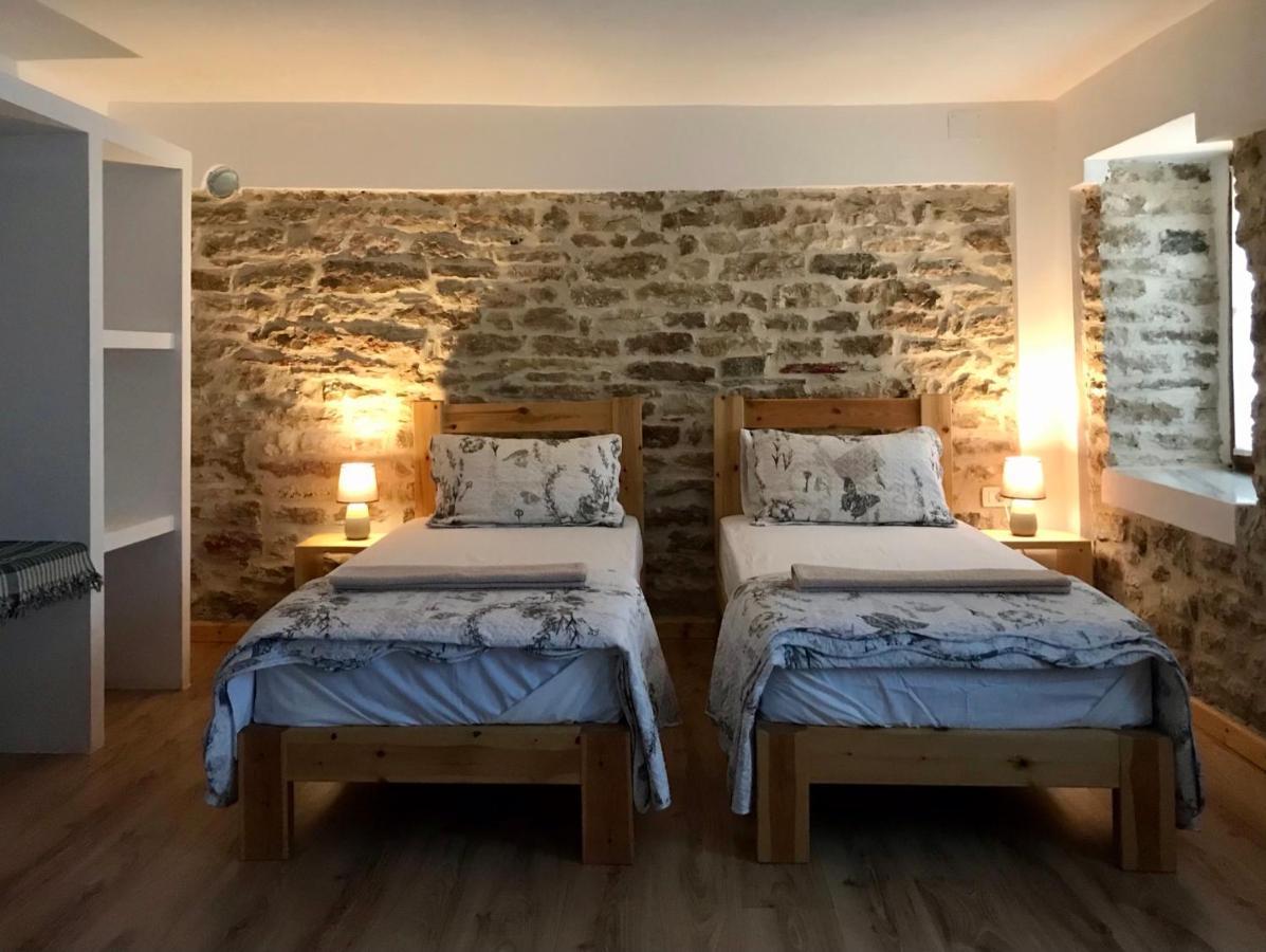 Vila Eri Gjirokastër 외부 사진