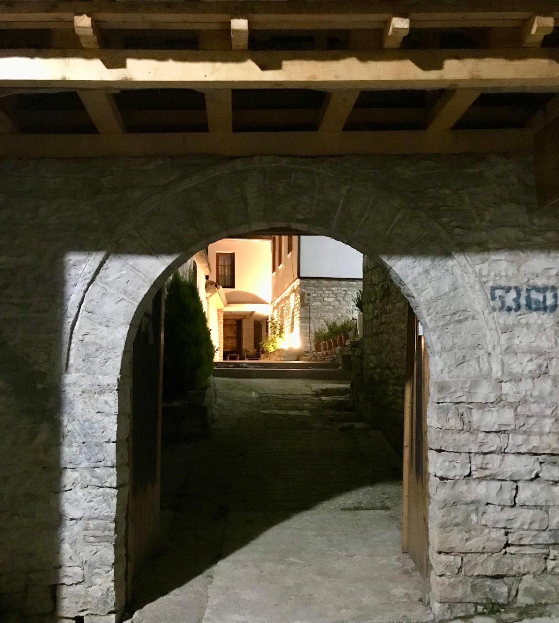 Vila Eri Gjirokastër 외부 사진